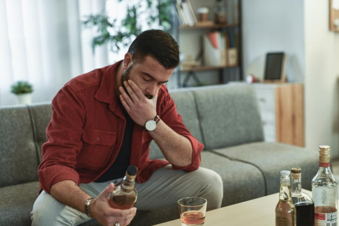 Cette démence liée à l’alcool pourrait être évitée… Pourtant, des milliers de patients passent à côté du traitement