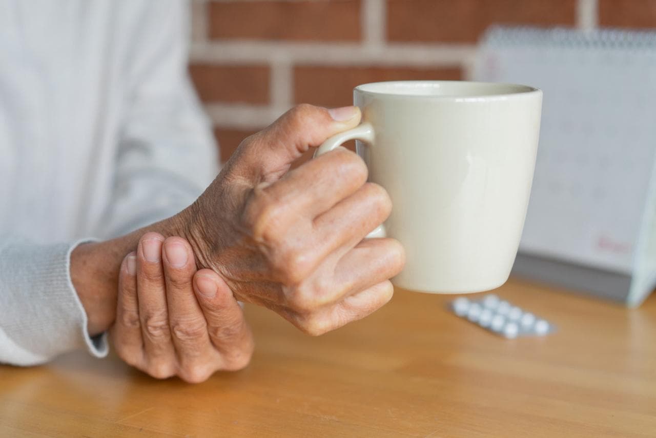 Parkinson : après 25 ans de recherche, cette thérapie donne des résultats très prometteurs