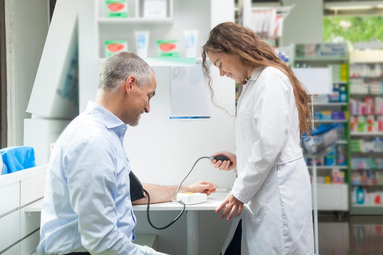 Vieillir en bonne santé : bien traiter sa tension pourrait aussi protéger le cerveau