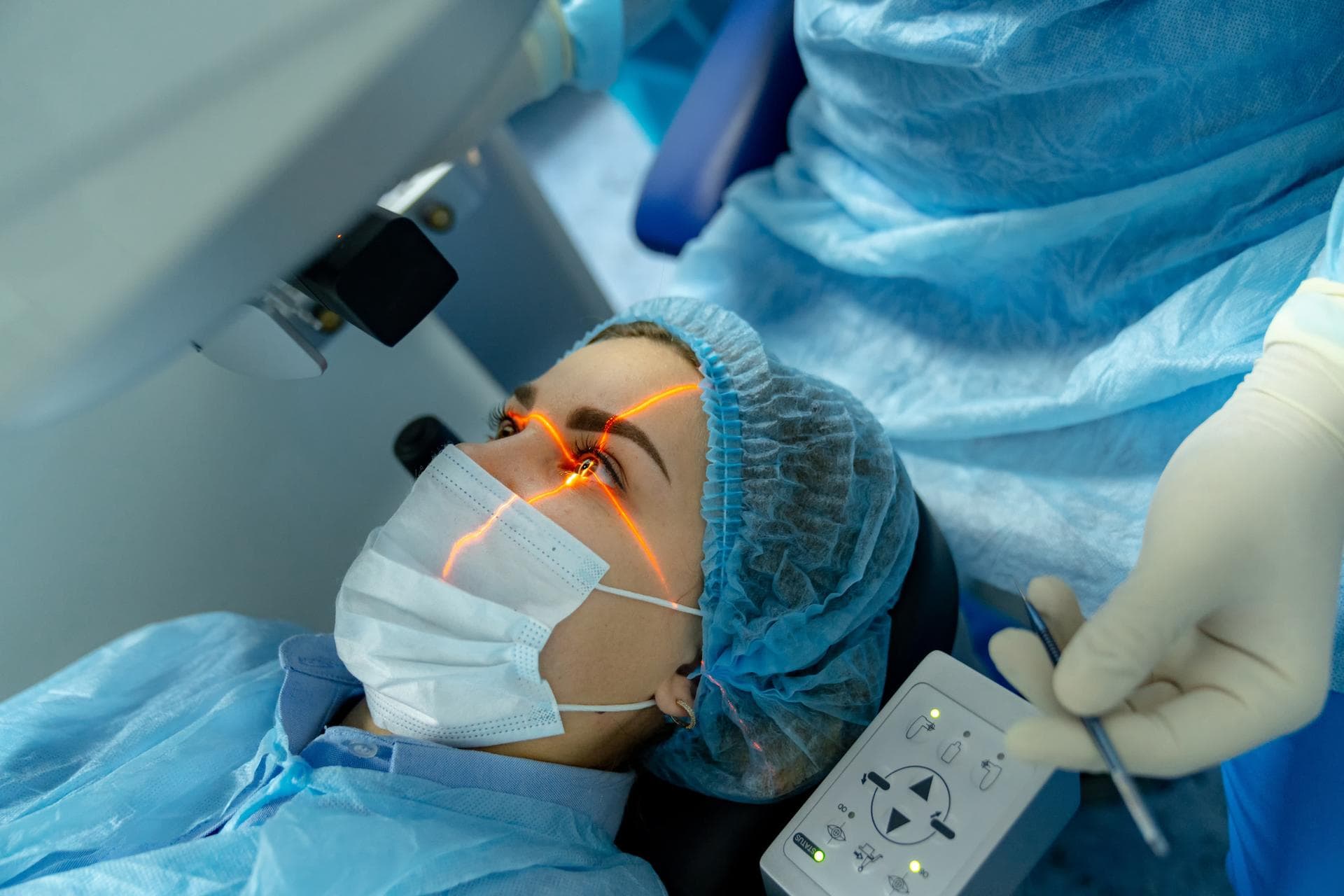 Patient bizarre : elle se fait opérer d’un kyste à l’œil, les médecins découvrent un objet insolite à l’intérieur