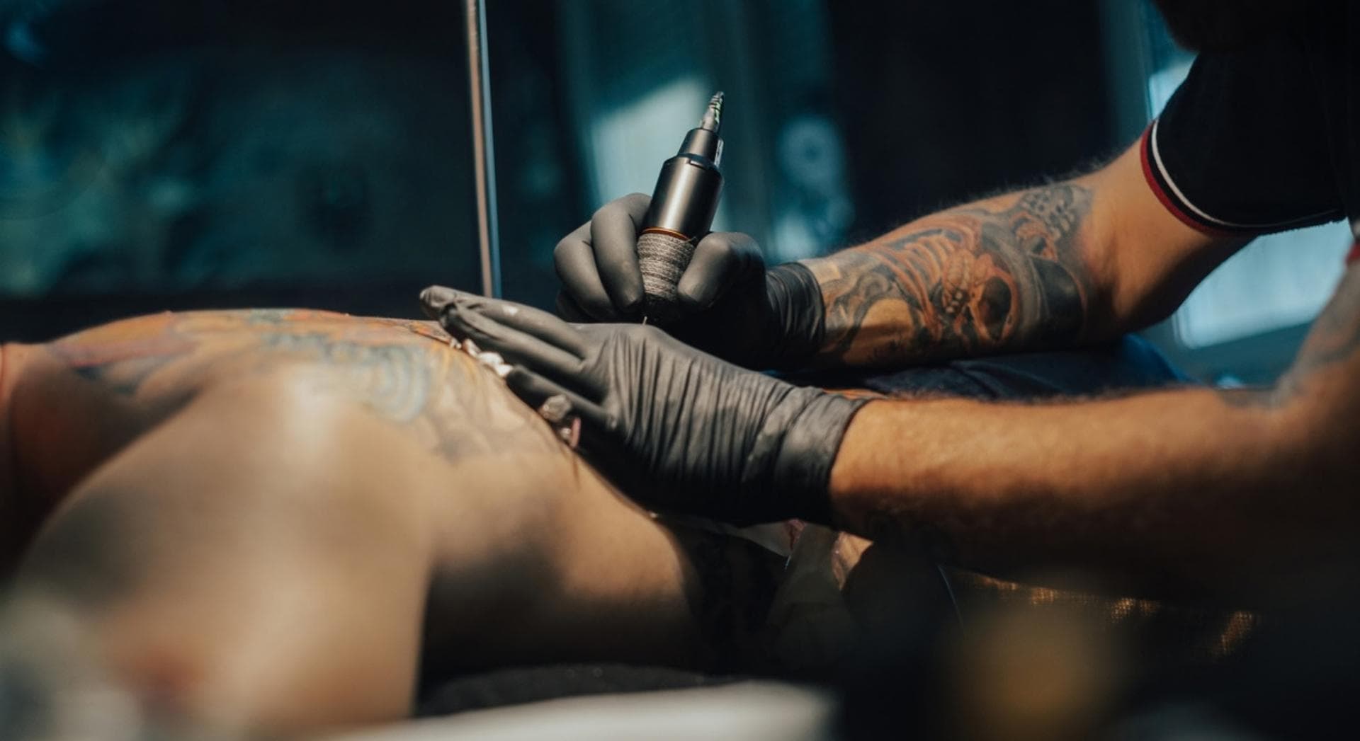 Attention à votre santé, des métaux lourds se cachent dans l'encre de vos tatouages